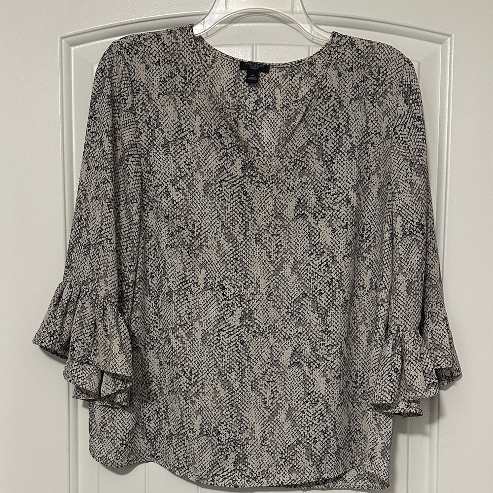 Ann Taylor Black and White Patterned Blouse